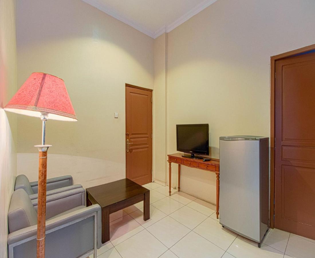 D'Talent Hotel Джокьякарта Экстерьер фото